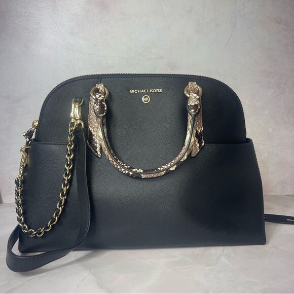 Michael Kors Handbags - Michael Kors Hudson Large Done Satchel Black